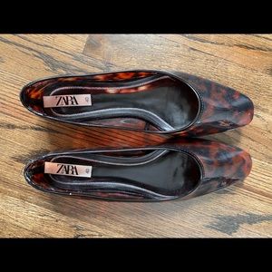 Tortoise shell Zara Flats